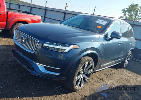 2021 Volvo Xc90 Recharge Plug-In Hybrid T8 Inscription 7 Passenger/T8 Inscription Expression 7 Passenger from USA, damaged, VIN YV4BR0CL6M1761858